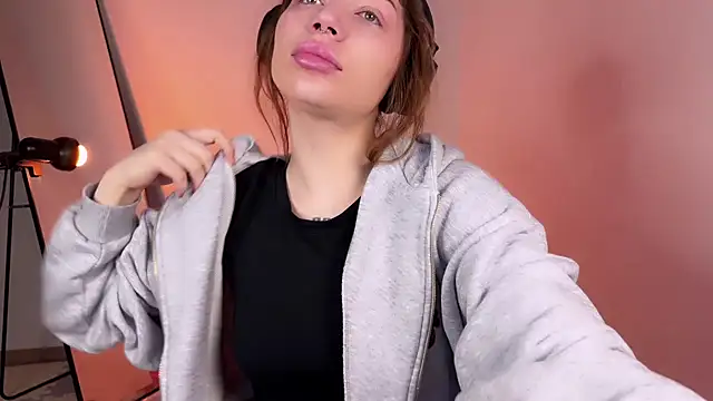 Snapshot of PaulaPratt chatting on 26, 2, 2025 PaulaPratt online show from 26, 2, 2025