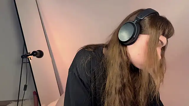 Snapshot of PaulaPratt chatting on 18, 3, 2025 PaulaPratt online show from 18, 3, 2025