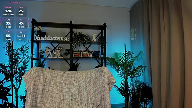 careful i bite nya online show from 30, 9, 2025