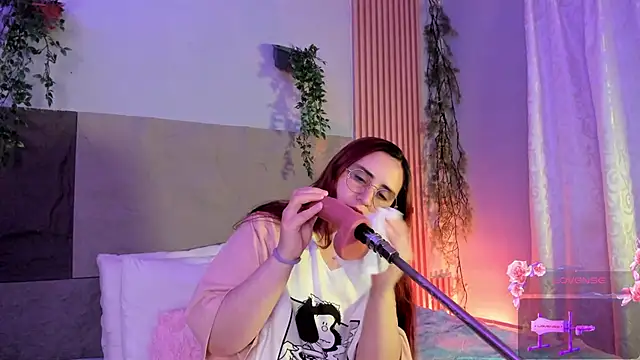 centaurigirl online show from 14, 4, 2026