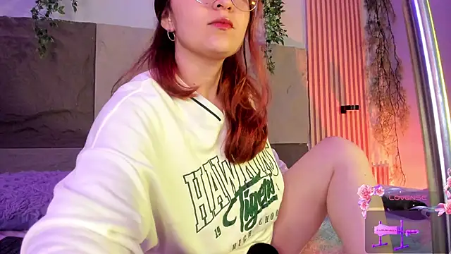 centaurigirl online show from 19, 4, 2026