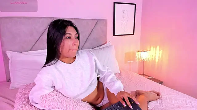 Emilyh  online show from 11, 4, 2026