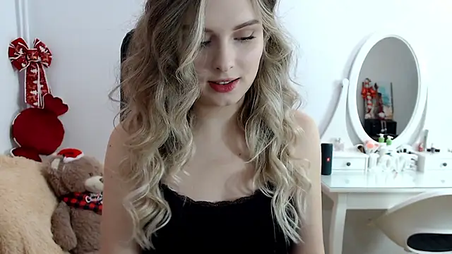 Snapshot of _sweettreat chatting on 14, 12, 2024  sweettreat online show from 14, 12, 2024