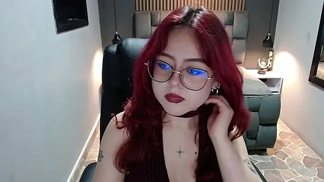 Snapshot of crimson_tati_ chatting on 3, 12, 2024 crimson tati online show from 3, 12, 2024