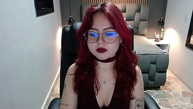 Snapshot of crimson_tati_ chatting on 3, 12, 2024 crimson tati online show from 3, 12, 2024