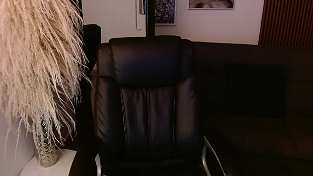 Snapshot of crimson_tati_ chatting on 10, 12, 2024 crimson tati online show from 10, 12, 2024