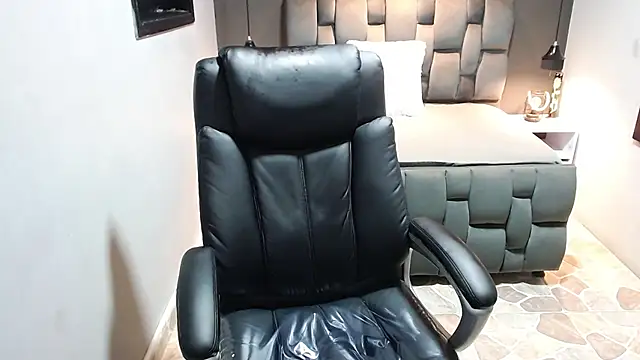 Snapshot of crimson_tati_ chatting on 27, 12, 2024 crimson tati online show from 27, 12, 2024