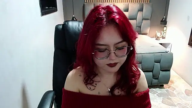 Snapshot of crimson_tati_ chatting on 31, 12, 2024 crimson tati online show from 31, 12, 2024