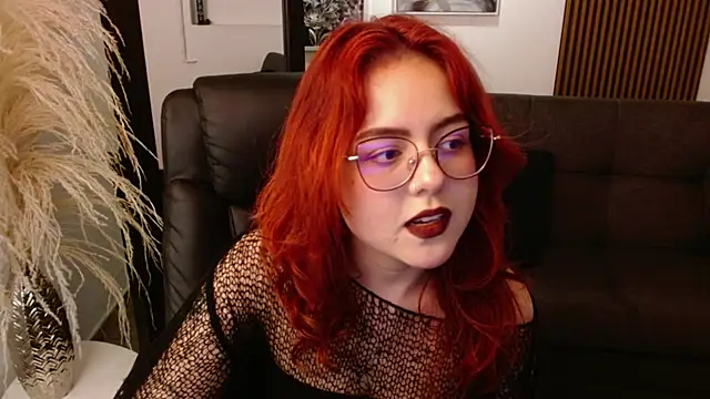 Snapshot of crimson_tati_ chatting on 9, 1, 2025 crimson tati online show from 9, 1, 2025