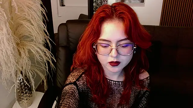 Snapshot of crimson_tati_ chatting on 9, 1, 2025 crimson tati online show from 9, 1, 2025