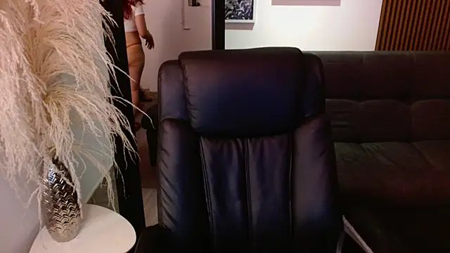 Snapshot of crimson_tati_ chatting on 11, 1, 2025 crimson tati online show from 11, 1, 2025