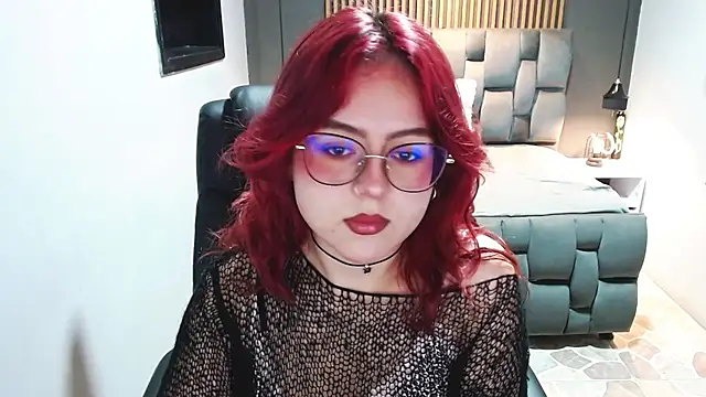 Snapshot of crimson_tati_ chatting on 19, 1, 2025 crimson tati online show from 19, 1, 2025