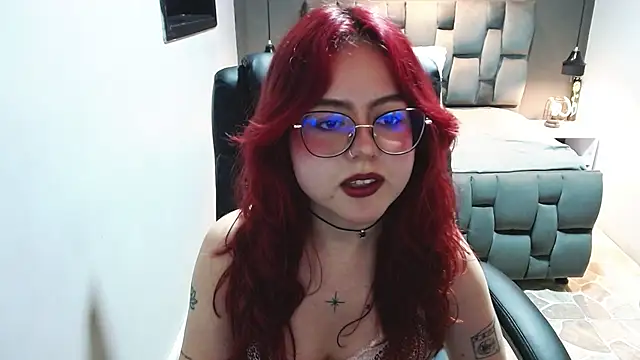 Snapshot of crimson_tati_ chatting on 19, 1, 2025 crimson tati online show from 19, 1, 2025