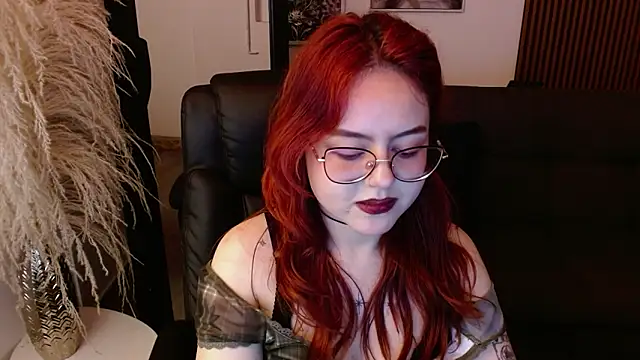 Snapshot of crimson_tati_ chatting on 22, 1, 2025 crimson tati online show from 22, 1, 2025