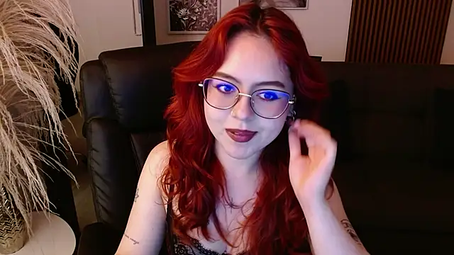 Snapshot of crimson_tati_ chatting on 5, 2, 2025 crimson tati online show from 5, 2, 2025