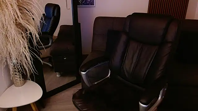 Snapshot of crimson_tati_ chatting on 7, 2, 2025 crimson tati online show from 7, 2, 2025