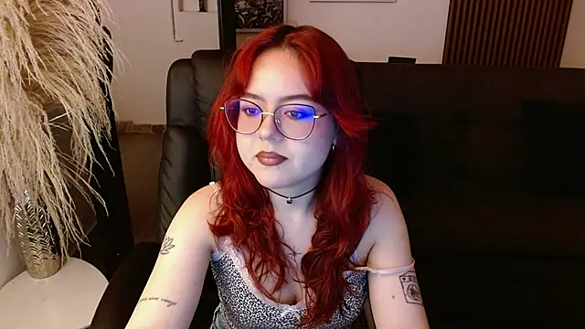 Snapshot of crimson_tati_ chatting on 8, 2, 2025 crimson tati online show from 8, 2, 2025