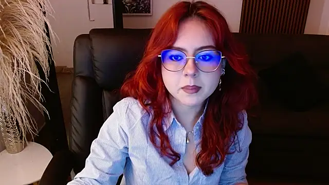 Snapshot of crimson_tati_ chatting on 12, 2, 2025 crimson tati online show from 12, 2, 2025