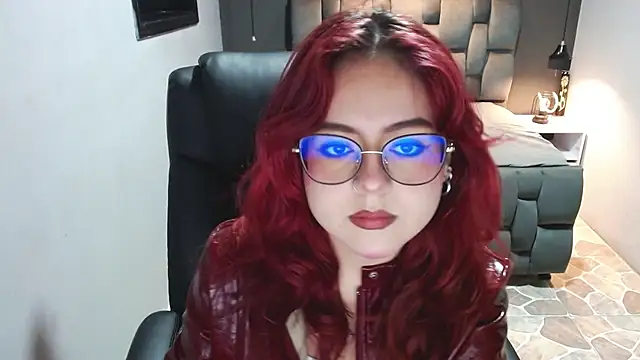 Snapshot of crimson_tati_ chatting on 13, 2, 2025 crimson tati online show from 13, 2, 2025