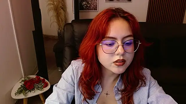 Snapshot of crimson_tati_ chatting on 15, 2, 2025 crimson tati online show from 15, 2, 2025