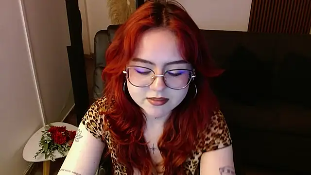 Snapshot of crimson_tati_ chatting on 16, 2, 2025 crimson tati online show from 16, 2, 2025