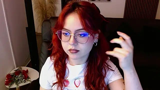 Snapshot of crimson_tati_ chatting on 22, 2, 2025 crimson tati online show from 22, 2, 2025