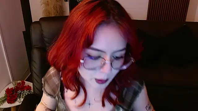 Snapshot of crimson_tati_ chatting on 1, 3, 2025 crimson tati online show from 1, 3, 2025