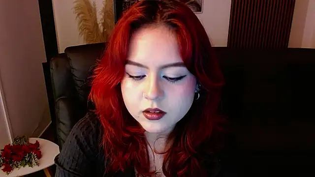 Snapshot of crimson_tati_ chatting on 6, 3, 2025 crimson tati online show from 6, 3, 2025