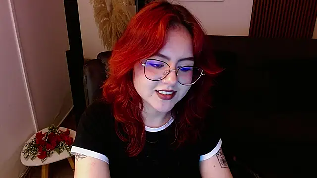 Snapshot of crimson_tati_ chatting on 7, 3, 2025 crimson tati online show from 7, 3, 2025