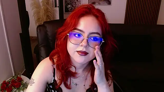 Snapshot of crimson_tati_ chatting on 12, 3, 2025 crimson tati online show from 12, 3, 2025