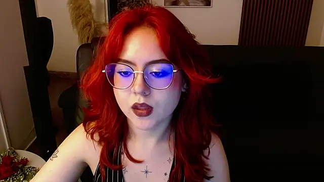 Snapshot of crimson_tati_ chatting on 14, 3, 2025 crimson tati online show from 14, 3, 2025