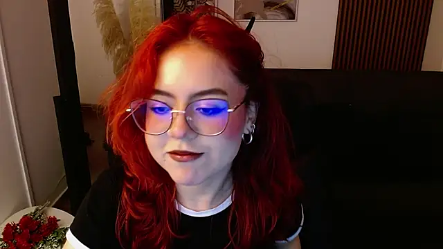 Snapshot of crimson_tati_ chatting on 18, 3, 2025 crimson tati online show from 18, 3, 2025