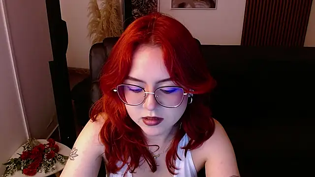 Snapshot of crimson_tati_ chatting on 22, 3, 2025 crimson tati online show from 22, 3, 2025