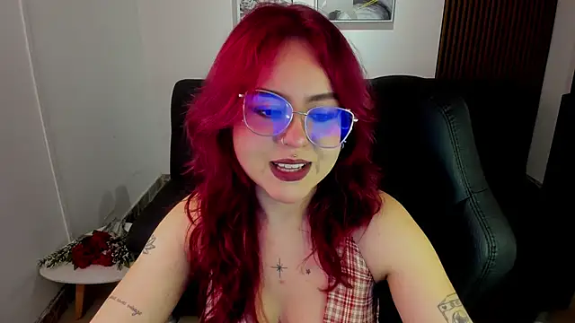 Snapshot of crimson_tati_ chatting on 9, 9, 2025 crimson tati online show from 9, 9, 2025