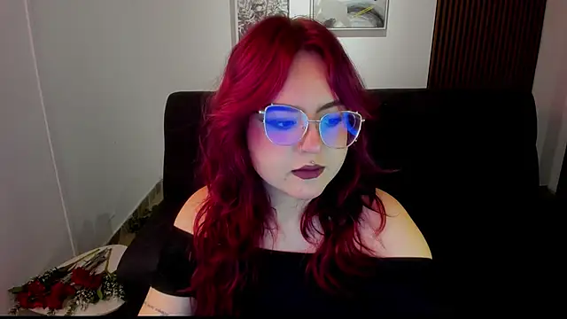 Snapshot of crimson_tati_ chatting on 16, 9, 2025 crimson tati online show from 16, 9, 2025