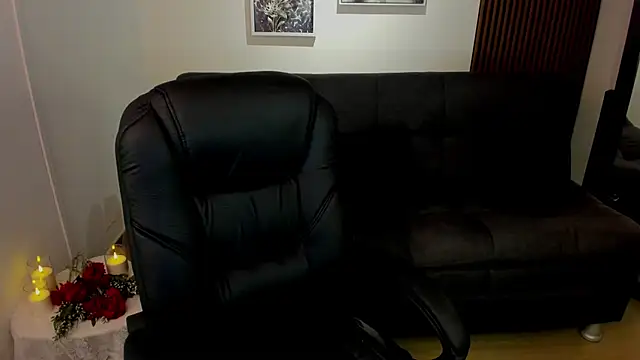 Snapshot of crimson_tati_ chatting on 27, 9, 2025 crimson tati online show from 27, 9, 2025