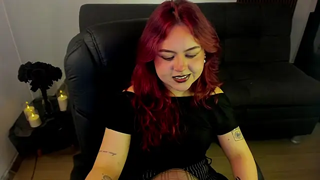 Snapshot of crimson_tati_ chatting on 11, 10, 2025 crimson tati online show from 11, 10, 2025