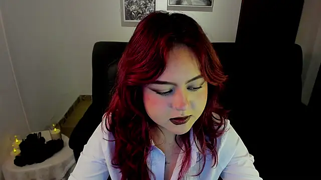 Snapshot of crimson_tati_ chatting on 23, 10, 2025 crimson tati online show from 23, 10, 2025