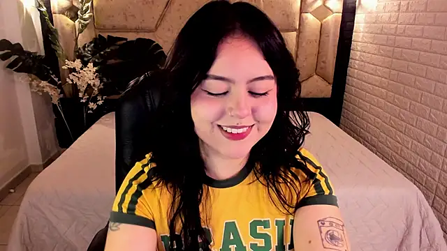 Snapshot of crimson_tati_ chatting on 23, 7, 2026 crimson tati online show from 23, 7, 2026