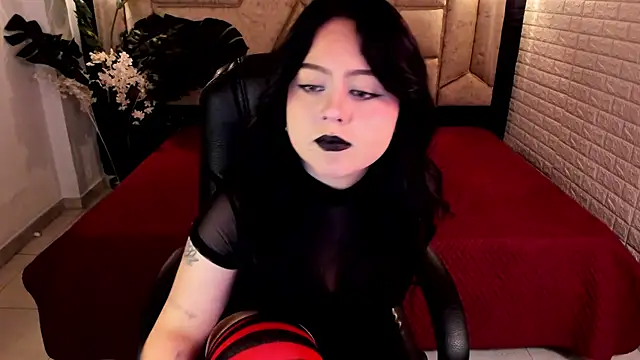 Snapshot of crimson_tati_ chatting on 24, 7, 2026 crimson tati online show from 24, 7, 2026