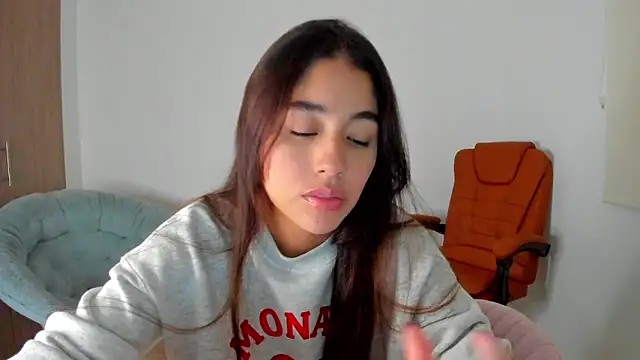Snapshot of AriaMontgomery chatting on 14, 2, 2025 AriaMontgomery online show from 14, 2, 2025