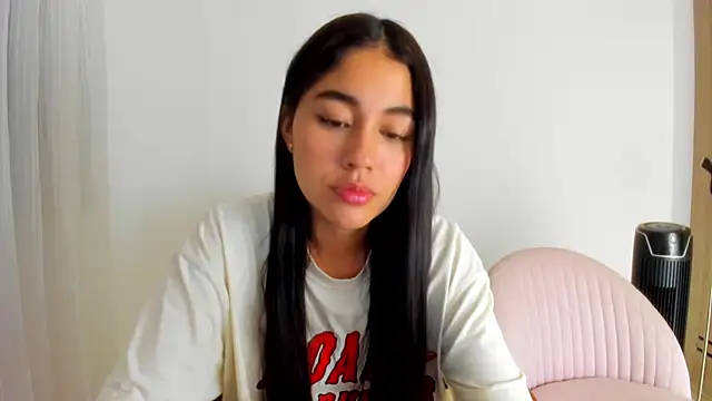 Snapshot of AriaMontgomery chatting on 16, 6, 2026 AriaMontgomery online show from 16, 6, 2026
