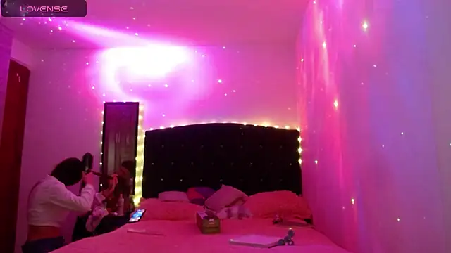 holy juli online show from 19, 10, 2025