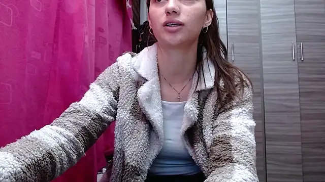 holy juli online show from 2, 3, 2026