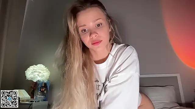 Snapshot of sunsally chatting on 15, 11, 2025 sunsally online show from 15, 11, 2025