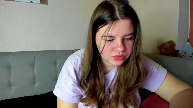 Adeellia online show from 4, 12, 2024