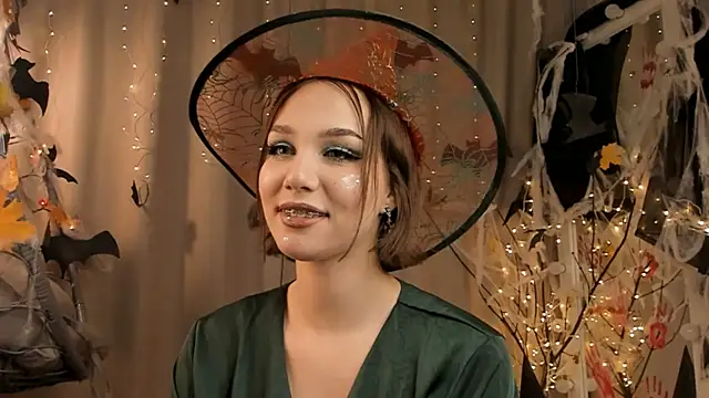 Snapshot of Tate_Angel chatting on 31, 10, 2025 Tate Angel online show from 31, 10, 2025