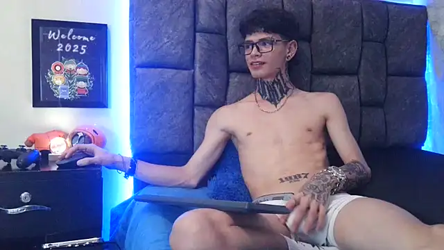 Snapshot of Dan_brownn chatting on 17, 1, 2025 Dan brownn online show from 17, 1, 2025