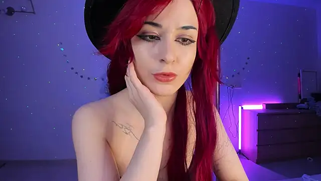 Snapshot of mollyposhh chatting on 1, 1, 2025 mollyposhh online show from 1, 1, 2025