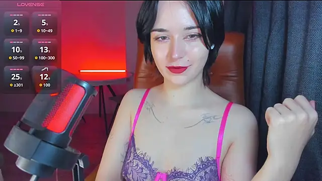 Snapshot of mollyposhh chatting on 28, 9, 2025 mollyposhh online show from 28, 9, 2025